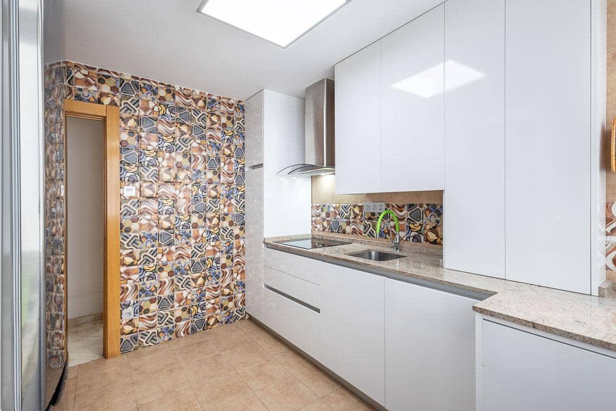 3 soveværelse Lejlighed til salg i Granada by med garage - € 395.000 (Ref: 10159647)