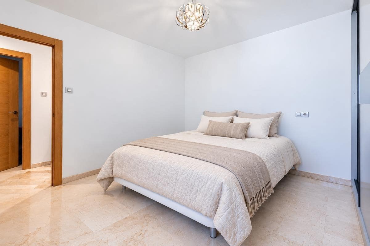 3 soveværelse Lejlighed til salg i Granada by med garage - € 395.000 (Ref: 10159647)