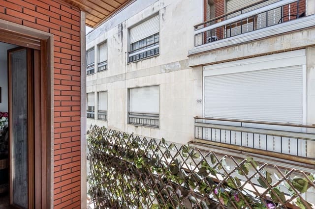 3 soveværelse Lejlighed til salg i Centro - Sagrario, Granada by med garage - € 395.000 (Ref: 10159647)
