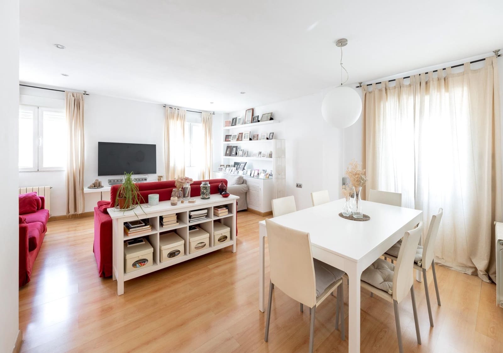 3 bedroom Villa for sale in Peligros with pool garage - € 299,000 (Ref: 10159650)