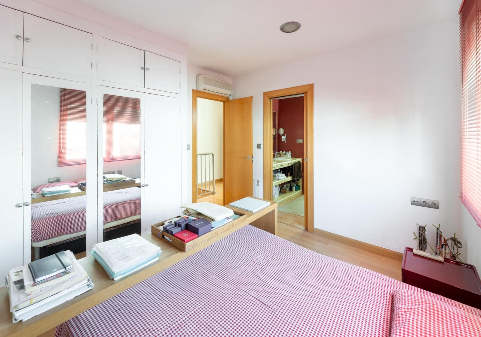 3 bedroom Villa for sale in Peligros with pool garage - € 299,000 (Ref: 10159650)