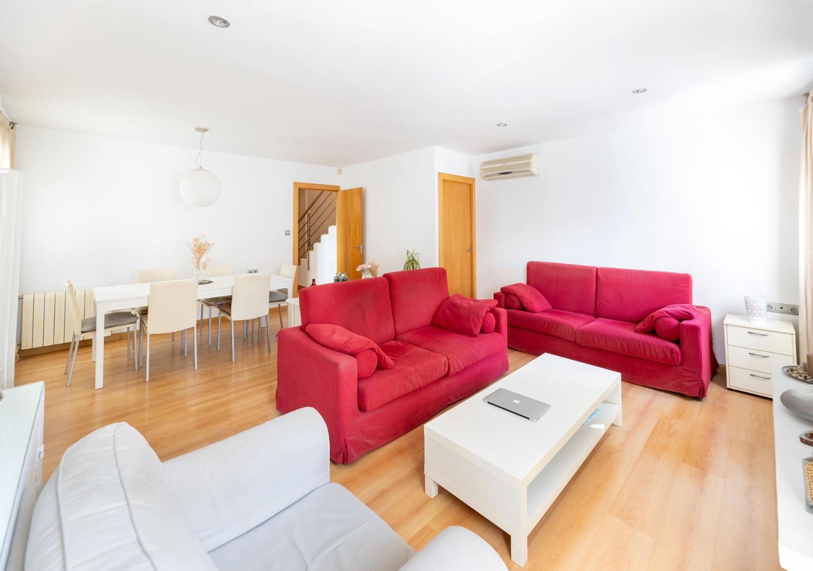 3 bedroom Villa for sale in Peligros with pool garage - € 299,000 (Ref: 10159650)