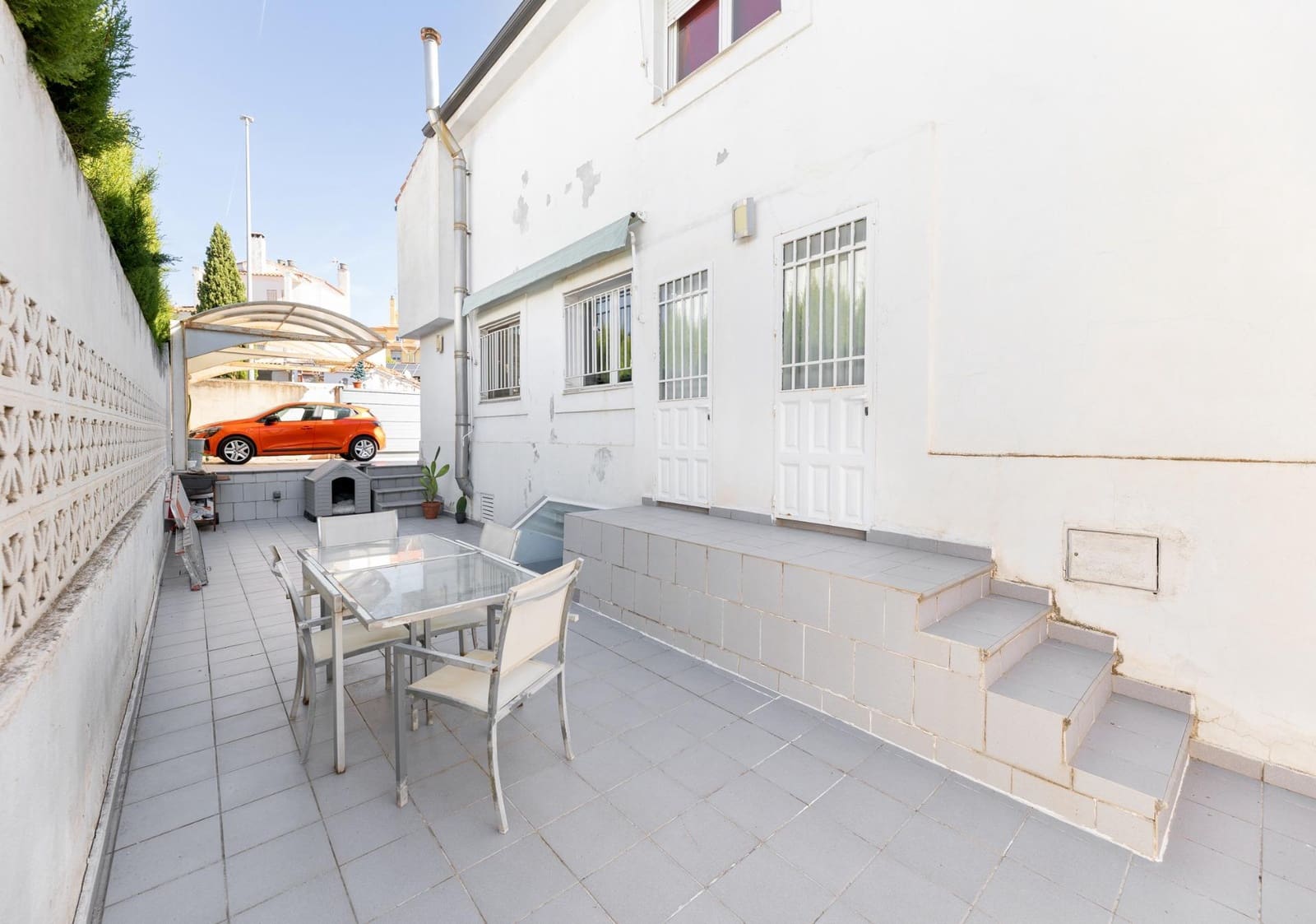 3 bedroom Villa for sale in Peligros with pool garage - € 299,000 (Ref: 10159650)
