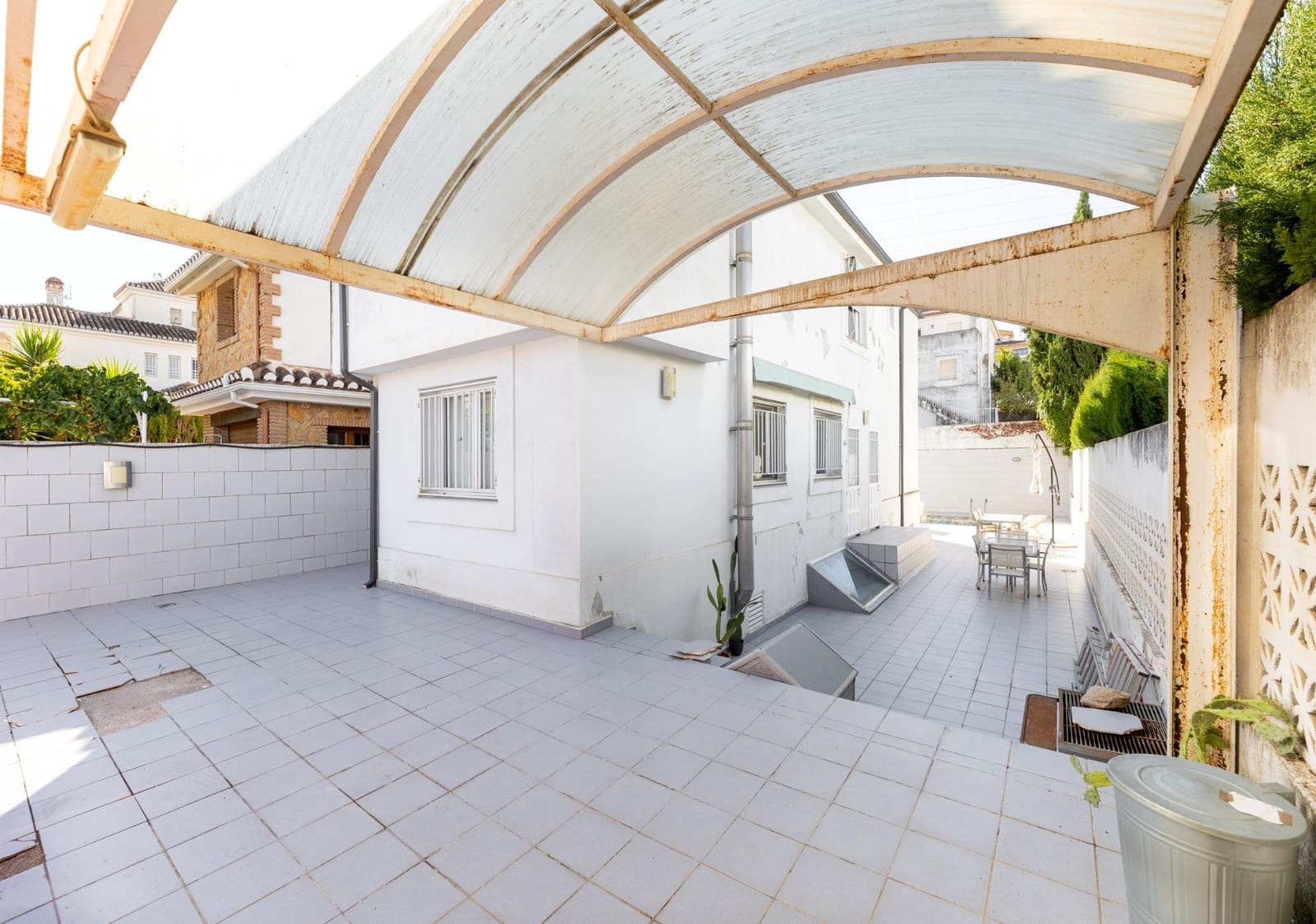 3 bedroom Villa for sale in Peligros with pool garage - € 299,000 (Ref: 10159650)