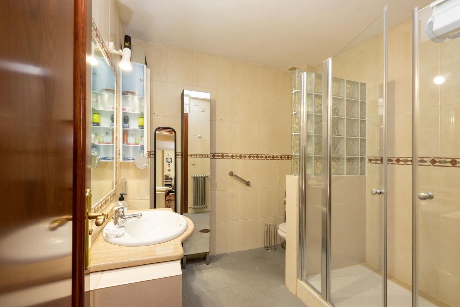 7 bedroom Villa for sale in Monachil with garage - € 365,000 (Ref: 10161765)