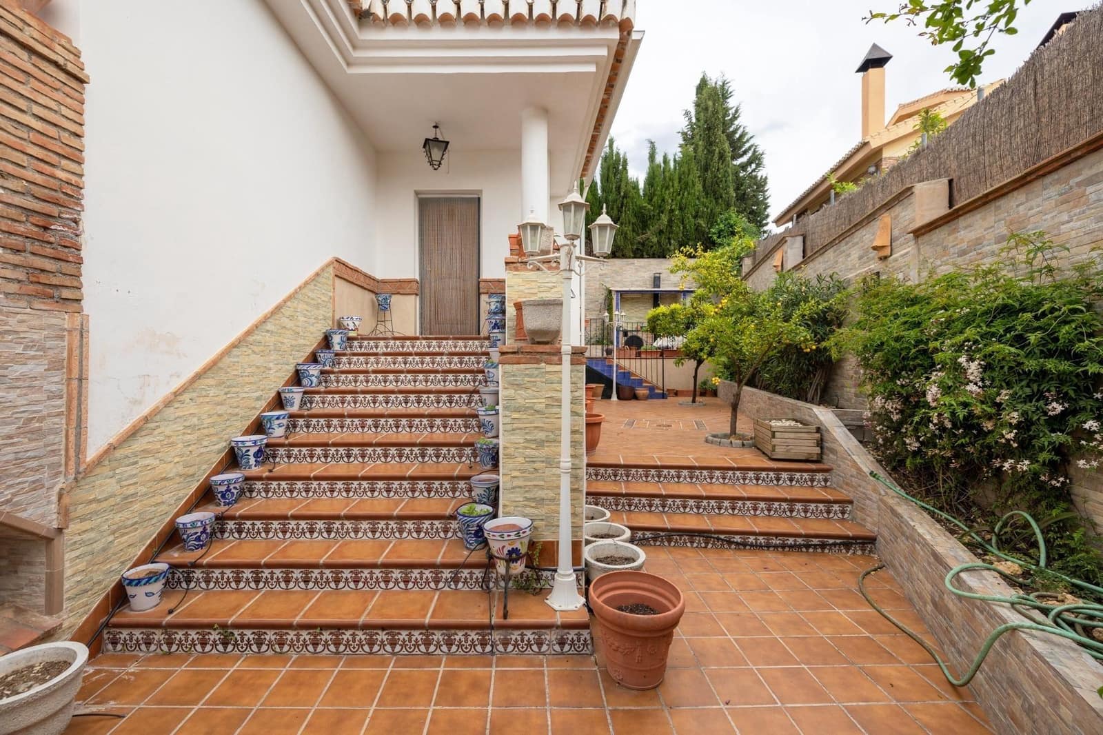 7 bedroom Villa for sale in Monachil with garage - € 365,000 (Ref: 10161765)