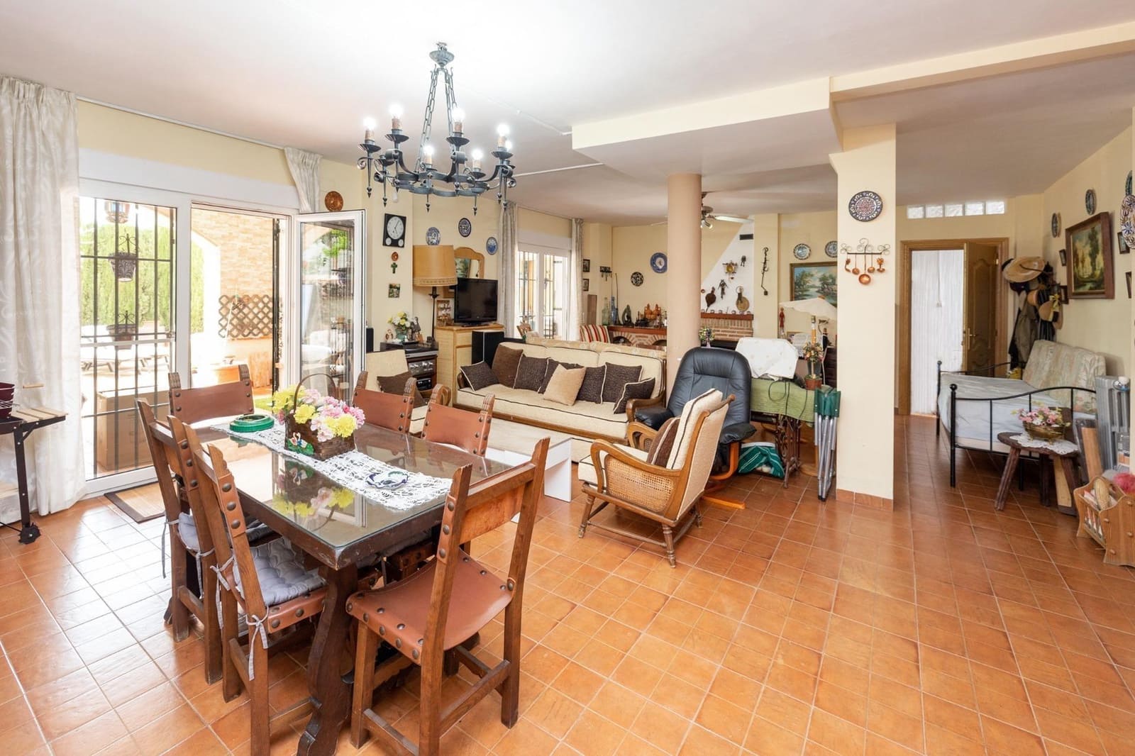 7 bedroom Villa for sale in Monachil with garage - € 365,000 (Ref: 10161765)