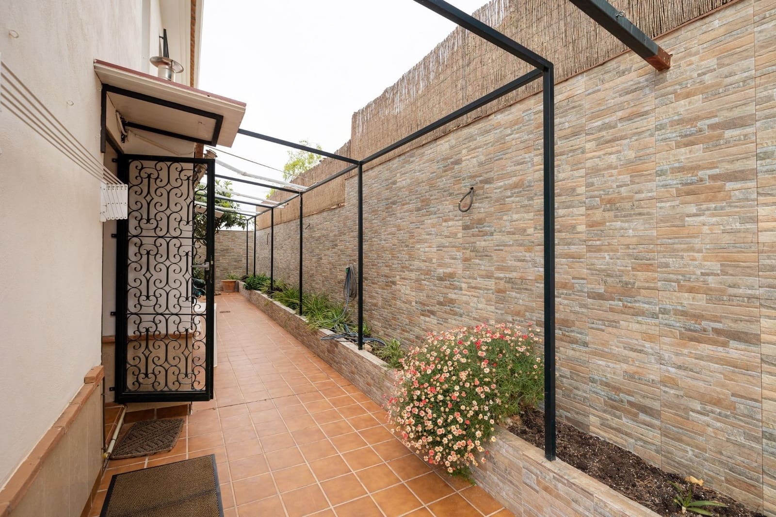 7 bedroom Villa for sale in Monachil with garage - € 365,000 (Ref: 10161765)