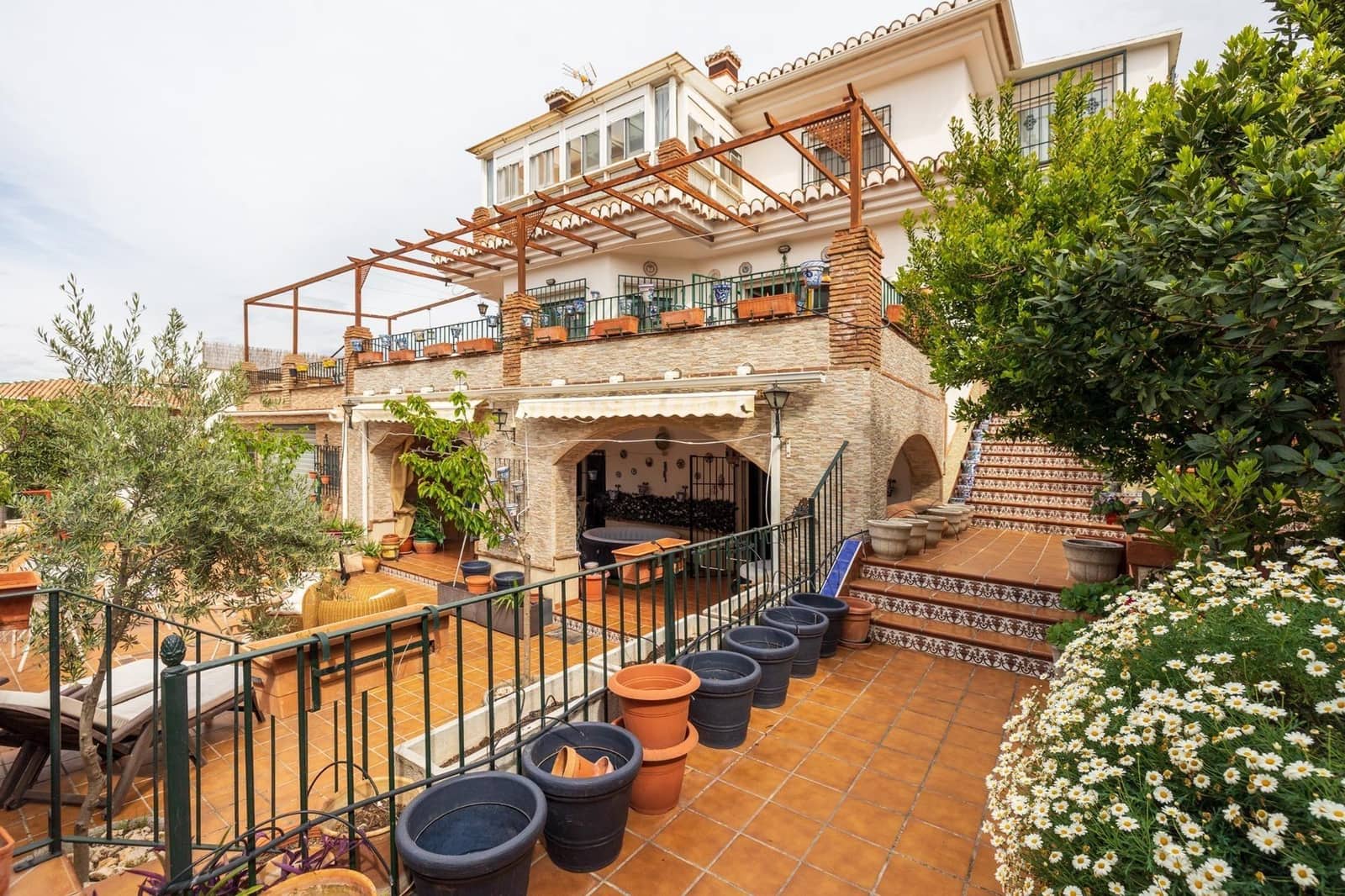 7 bedroom Villa for sale in Monachil with garage - € 365,000 (Ref: 10161765)