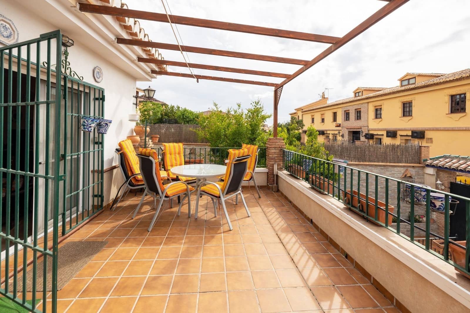 7 bedroom Villa for sale in Monachil with garage - € 365,000 (Ref: 10161765)