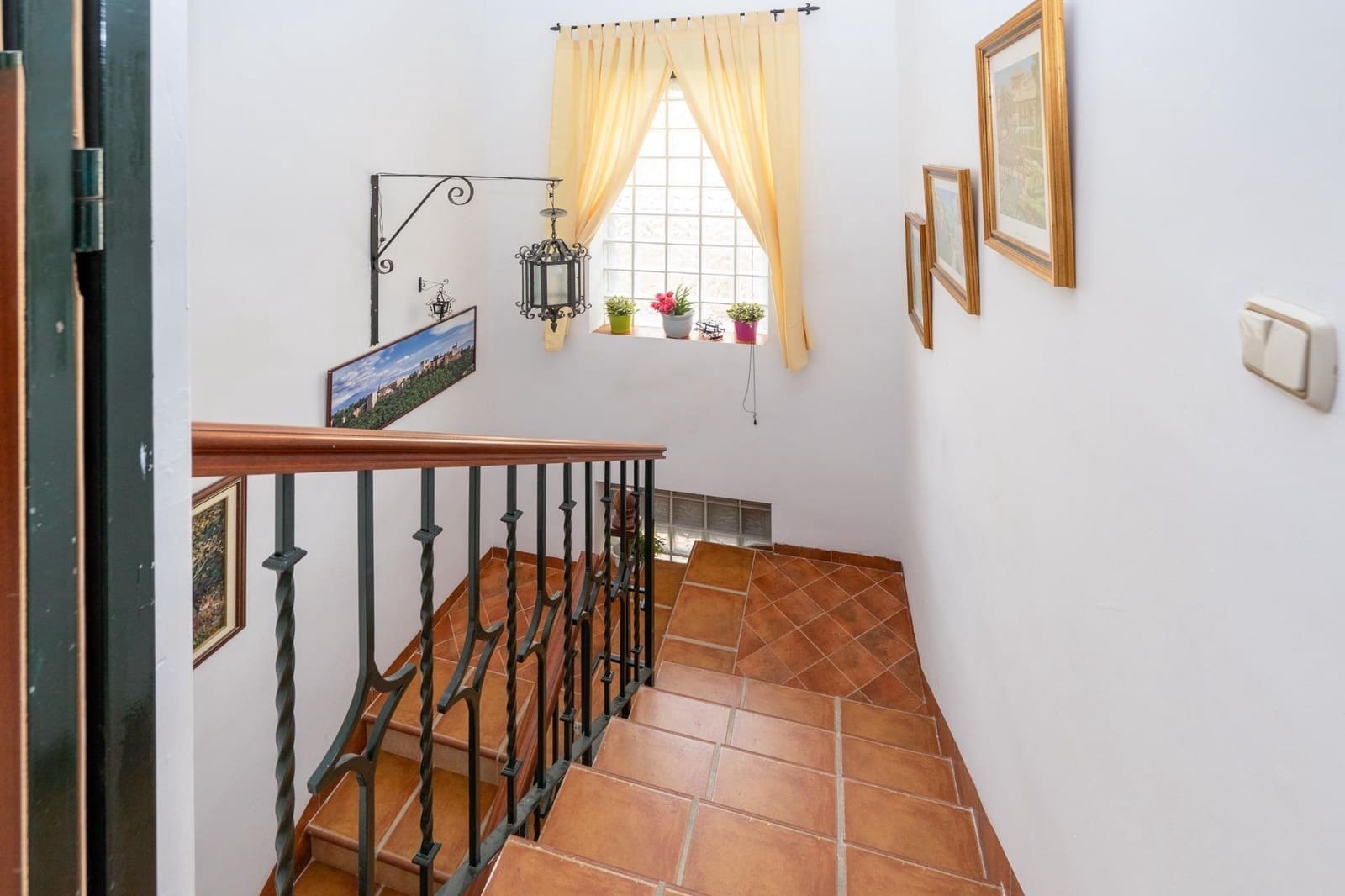7 bedroom Villa for sale in Monachil with garage - € 365,000 (Ref: 10161765)