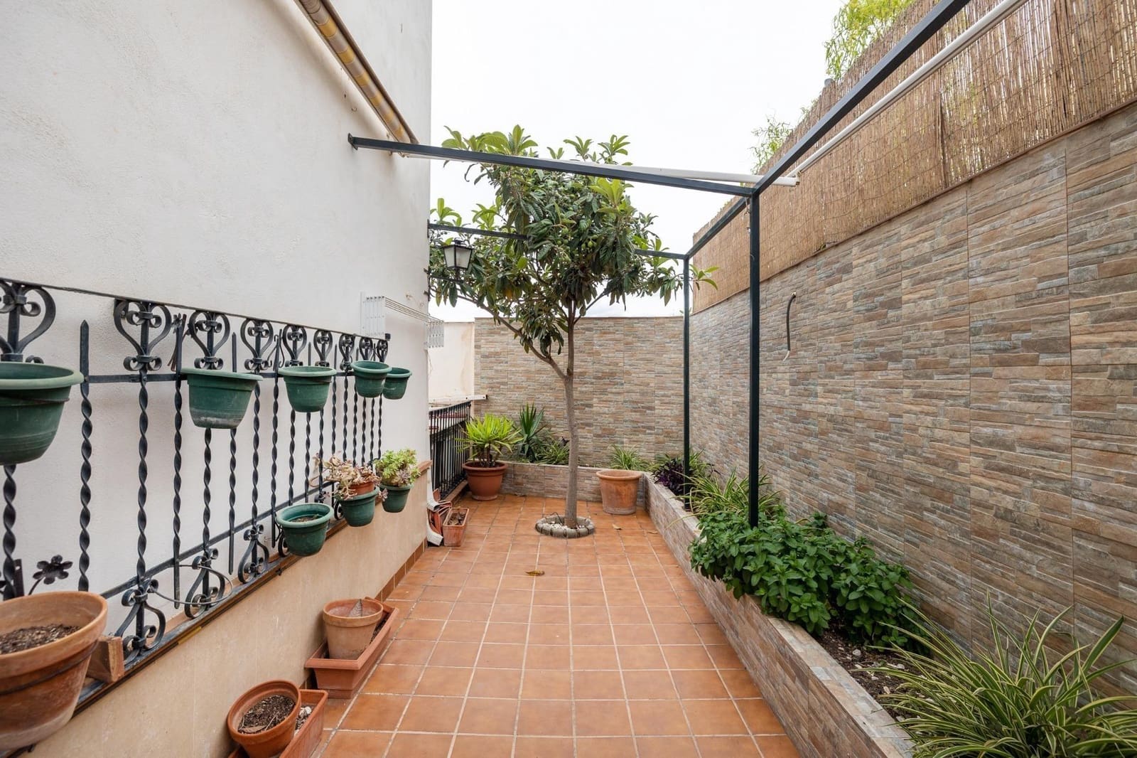7 bedroom Villa for sale in Monachil with garage - € 365,000 (Ref: 10161765)