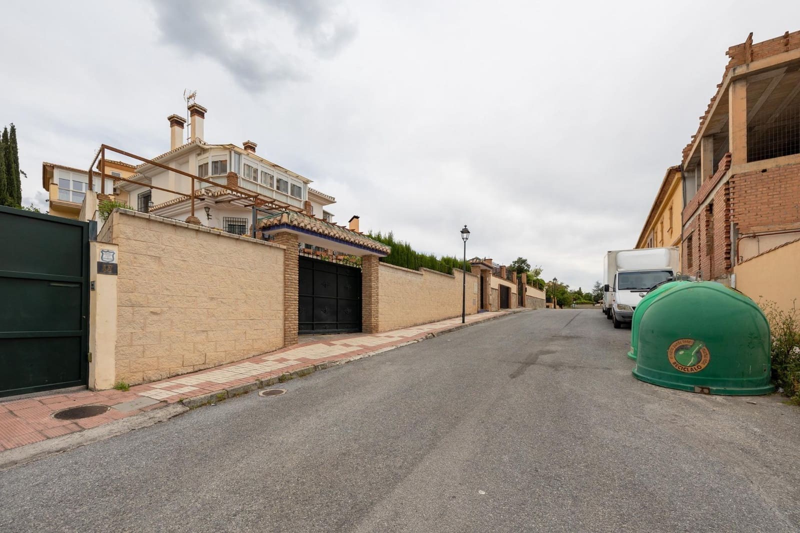 7 bedroom Villa for sale in Monachil with garage - € 365,000 (Ref: 10161765)
