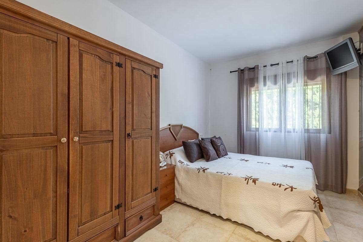 5 soveværelse Villa til salg i Atarfe med swimmingpool garage - € 495.000 (Ref: 10165222)
