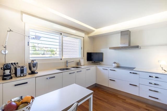 3 chambre Villa/Maison Semi-Mitoyenne à vendre à Huétor Vega avec piscine garage - 395 000 € (Ref: 10165226)