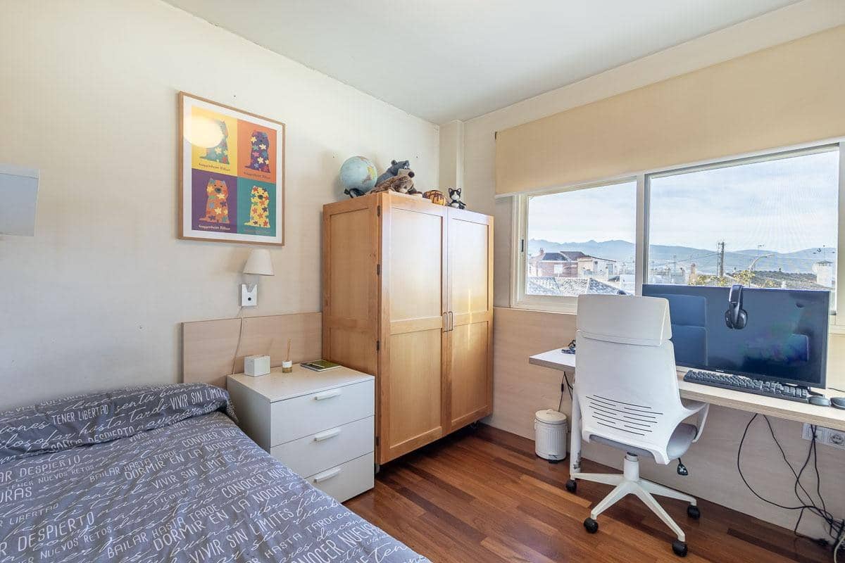 3 chambre Villa/Maison Semi-Mitoyenne à vendre à Huetor Vega avec piscine garage - 395 000 € (Ref: 10165226)