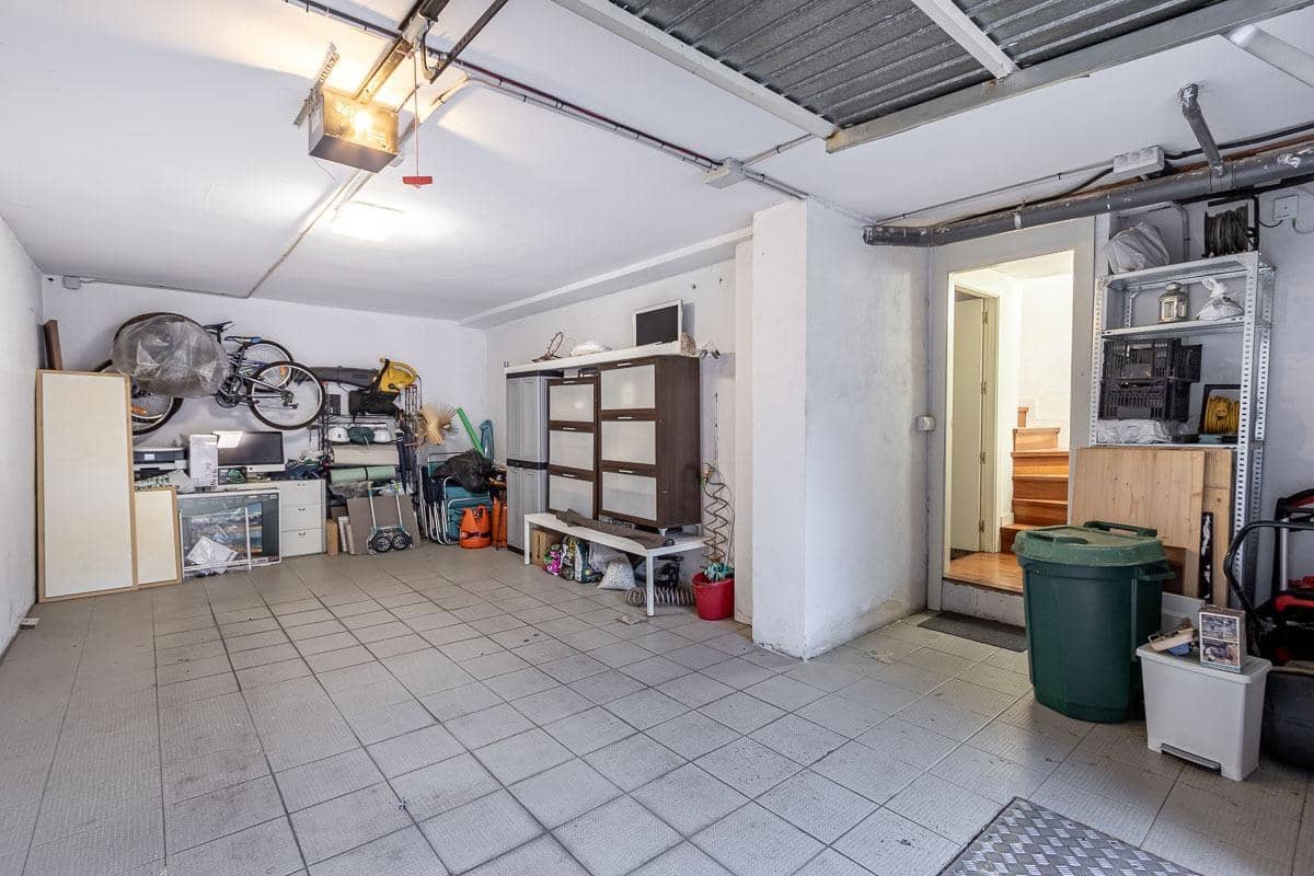 3 chambre Villa/Maison Semi-Mitoyenne à vendre à Huetor Vega avec piscine garage - 395 000 € (Ref: 10165226)