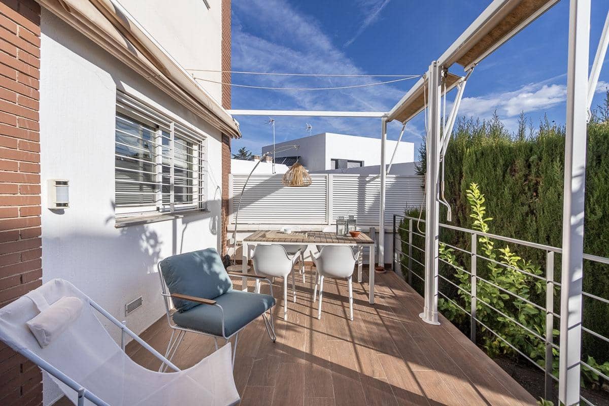 3 chambre Villa/Maison Semi-Mitoyenne à vendre à Huetor Vega avec piscine garage - 395 000 € (Ref: 10165226)