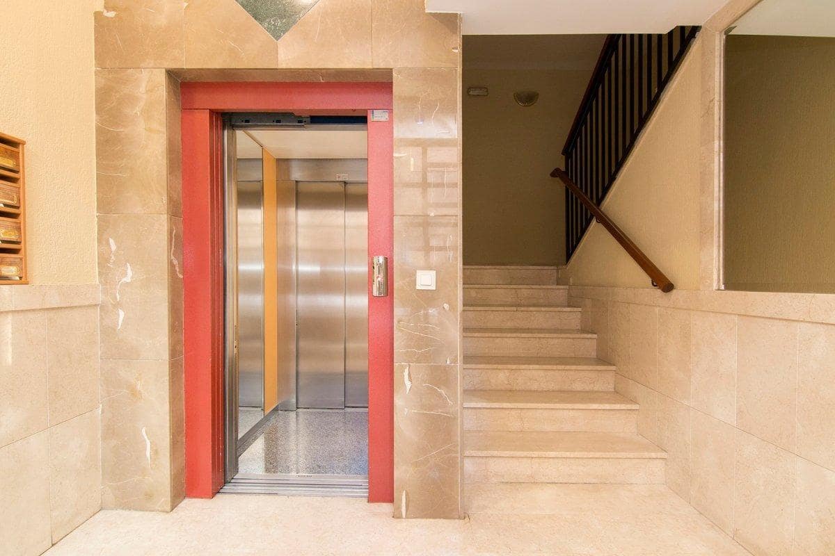 3 soveværelse Lejlighed til salg i Granada by med garage - € 280.000 (Ref: 10165230)