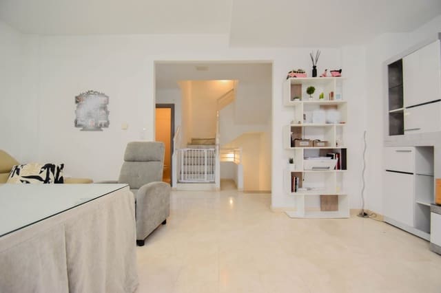 3 chambre Villa/Maison Semi-Mitoyenne à vendre à Huétor Vega avec garage - 354 000 € (Ref: 10165231)
