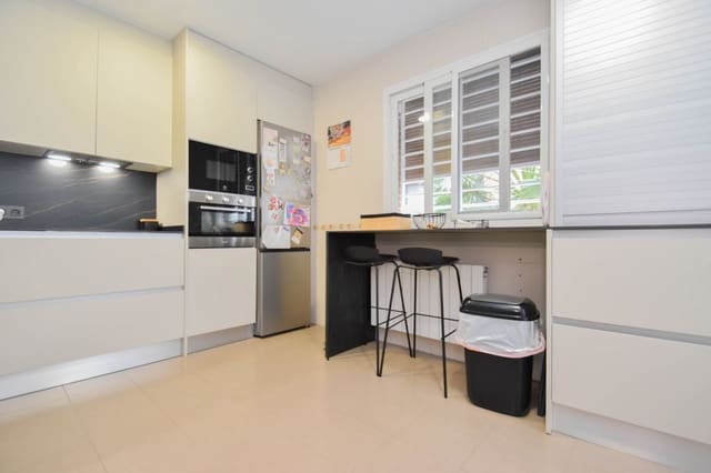 3 chambre Villa/Maison Semi-Mitoyenne à vendre à Huétor Vega avec garage - 354 000 € (Ref: 10165231)