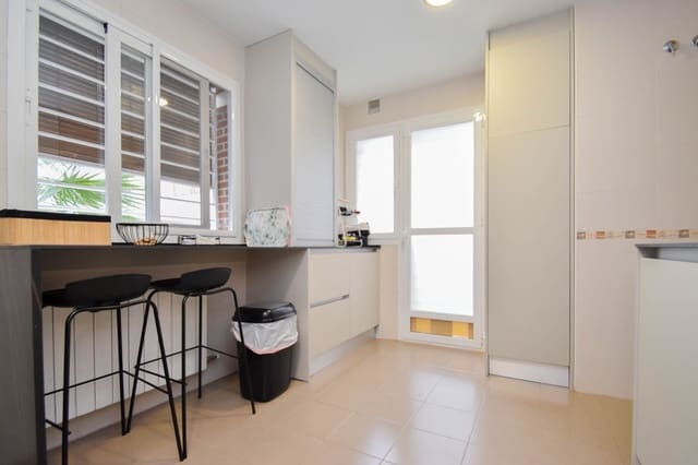 3 chambre Villa/Maison Semi-Mitoyenne à vendre à Huétor Vega avec garage - 354 000 € (Ref: 10165231)