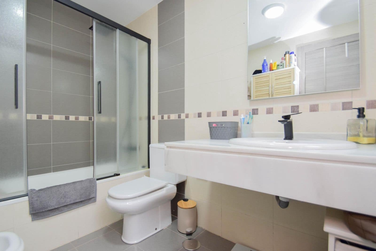 3 chambre Villa/Maison Semi-Mitoyenne à vendre à Huetor Vega avec garage - 354 000 € (Ref: 10165231)