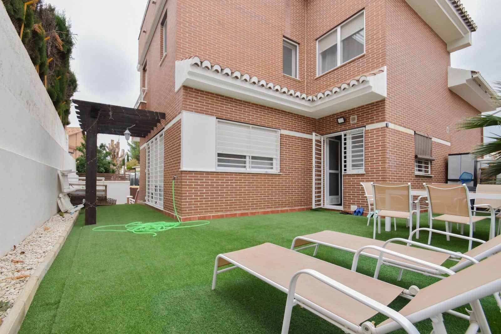 3 chambre Villa/Maison Semi-Mitoyenne à vendre à Huetor Vega avec garage - 354 000 € (Ref: 10165231)