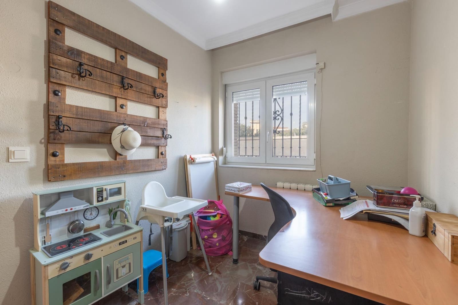 6 soverom Hus til salgs i Las Gabias med garasje - € 299 900 (Ref: 10166871)