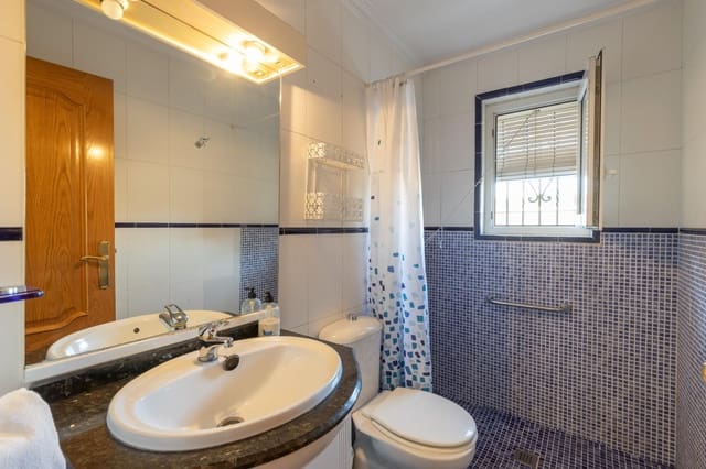 6 soverom Hus til salgs i Gabia Grande, Las Gabias med garasje - € 299 900 (Ref: 10166871)