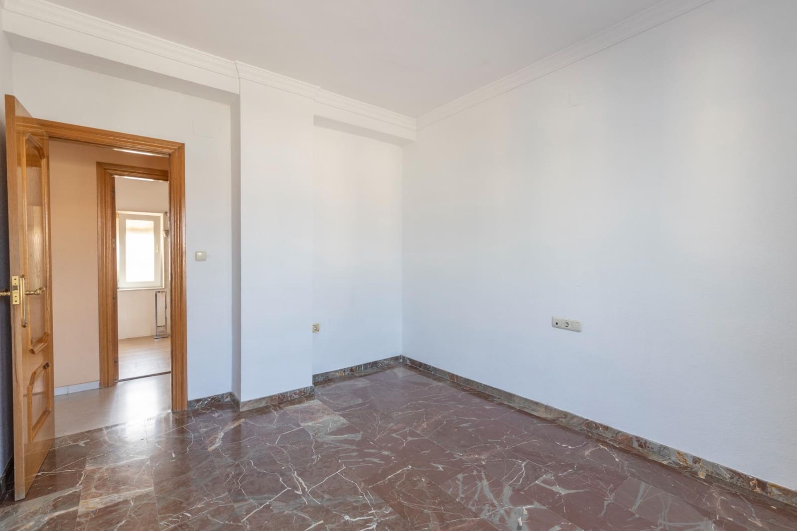 6 soverom Hus til salgs i Las Gabias med garasje - € 299 900 (Ref: 10166871)