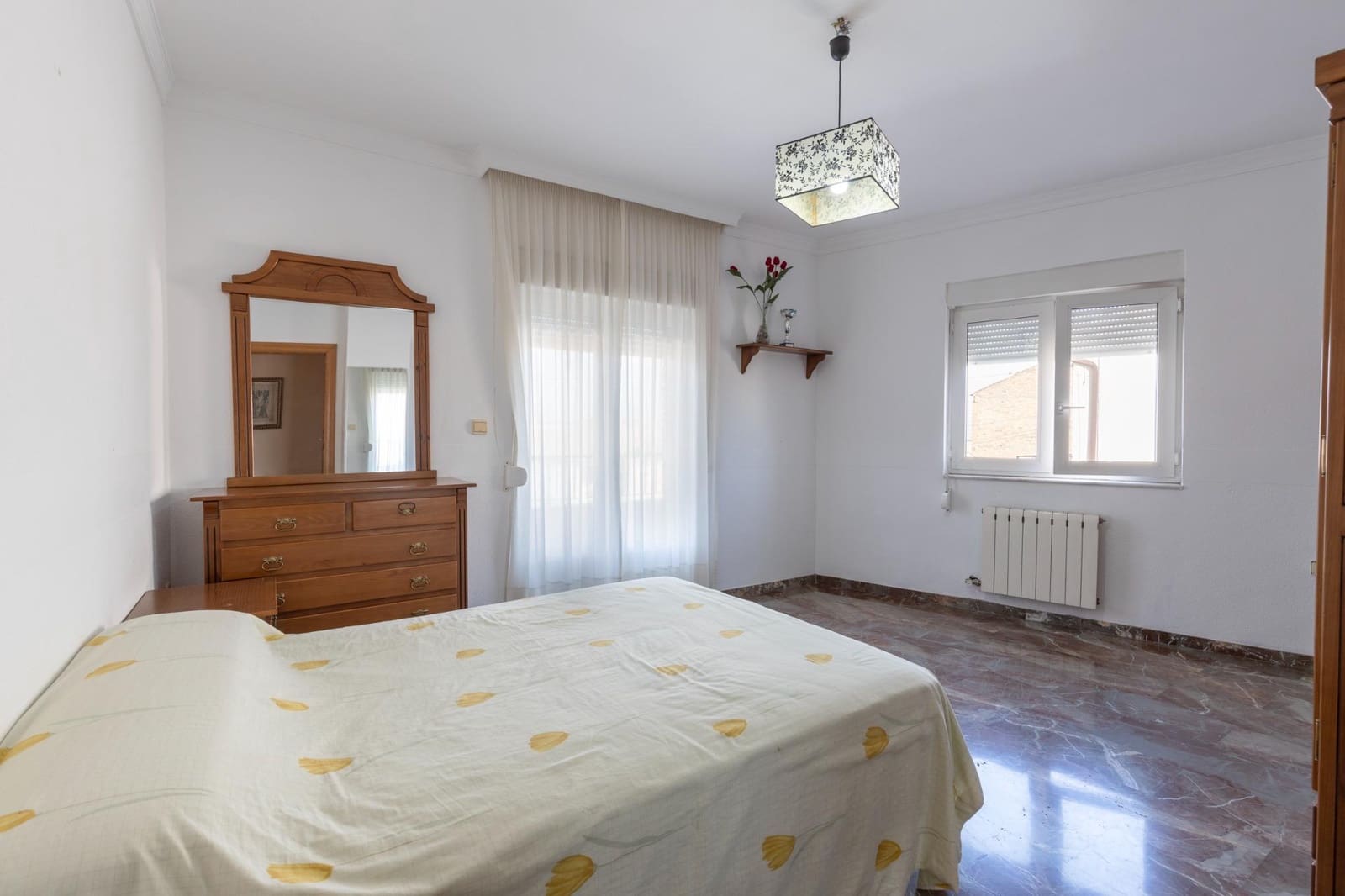 6 soverom Hus til salgs i Las Gabias med garasje - € 299 900 (Ref: 10166871)