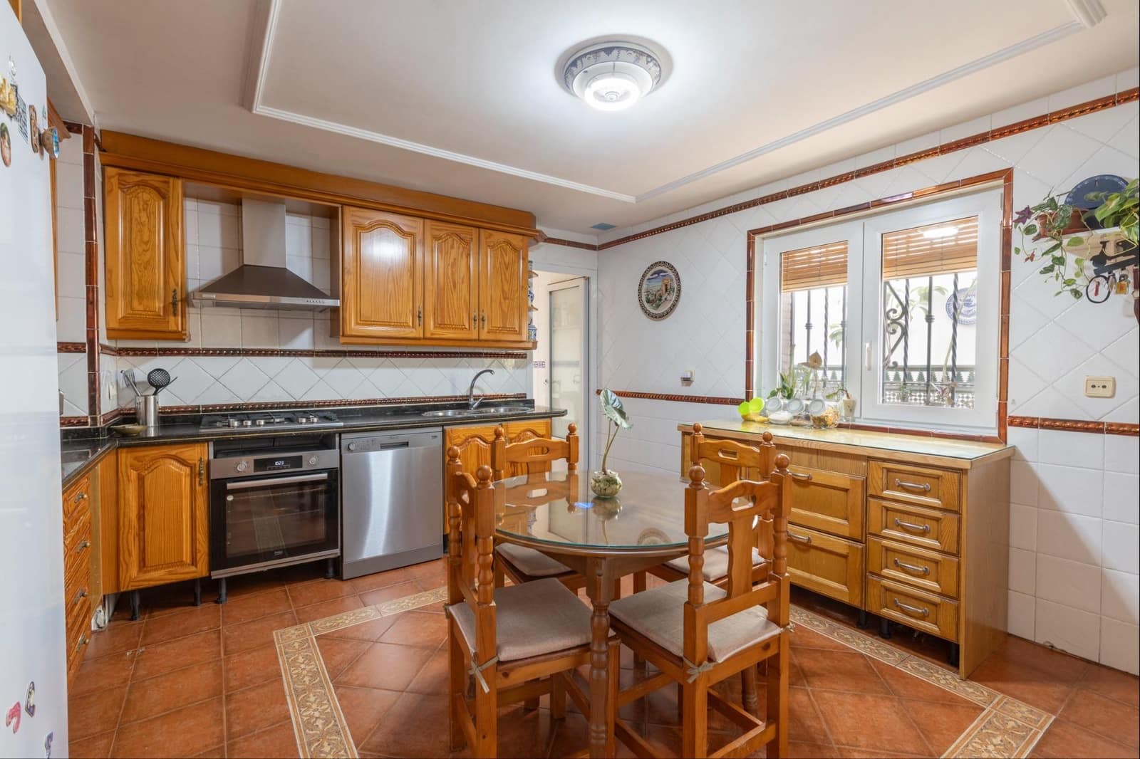 6 soverom Hus til salgs i Las Gabias med garasje - € 299 900 (Ref: 10166871)