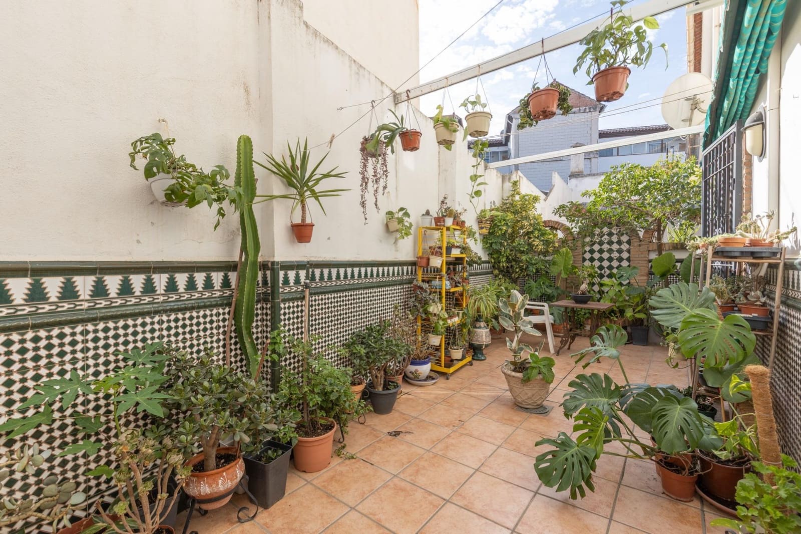 6 soverom Hus til salgs i Las Gabias med garasje - € 299 900 (Ref: 10166871)