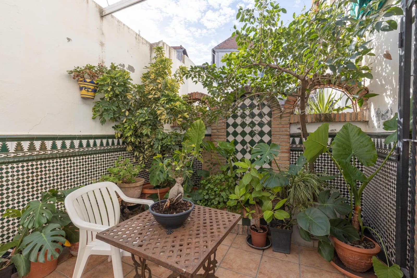6 soverom Hus til salgs i Las Gabias med garasje - € 299 900 (Ref: 10166871)