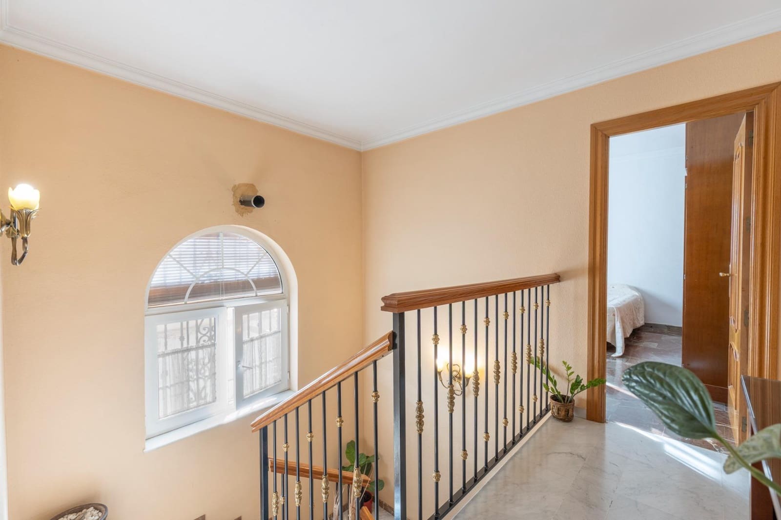 6 soverom Hus til salgs i Las Gabias med garasje - € 299 900 (Ref: 10166871)