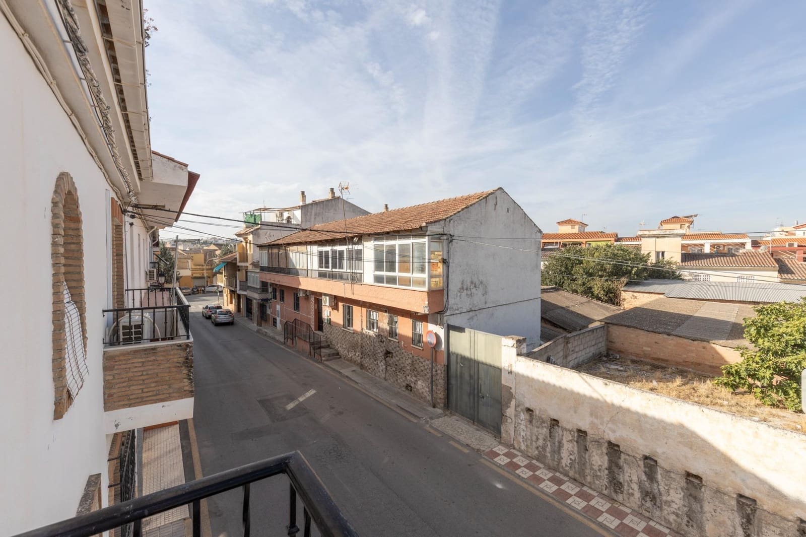 6 soverom Hus til salgs i Las Gabias med garasje - € 299 900 (Ref: 10166871)