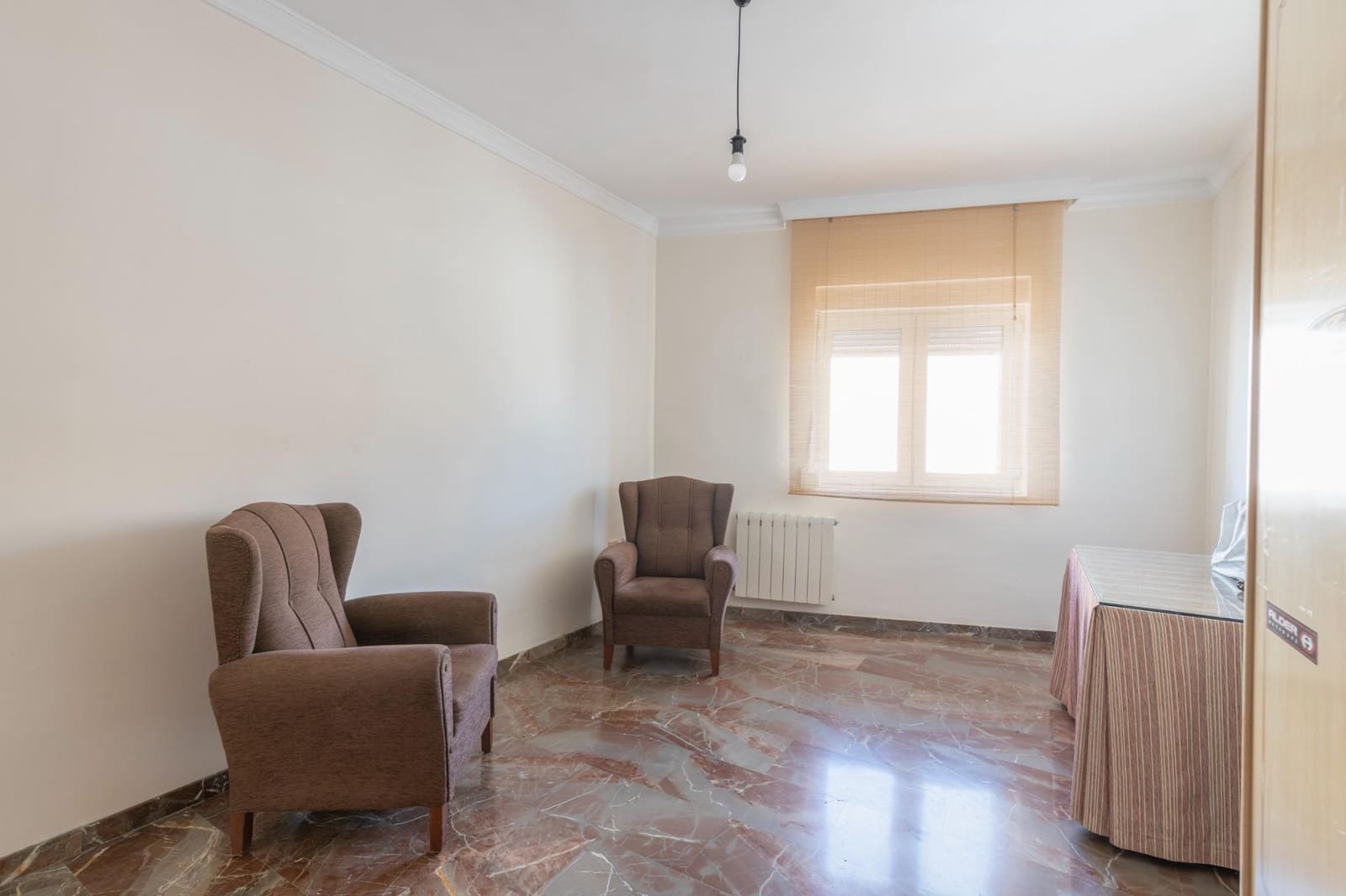 6 soverom Hus til salgs i Las Gabias med garasje - € 299 900 (Ref: 10166871)