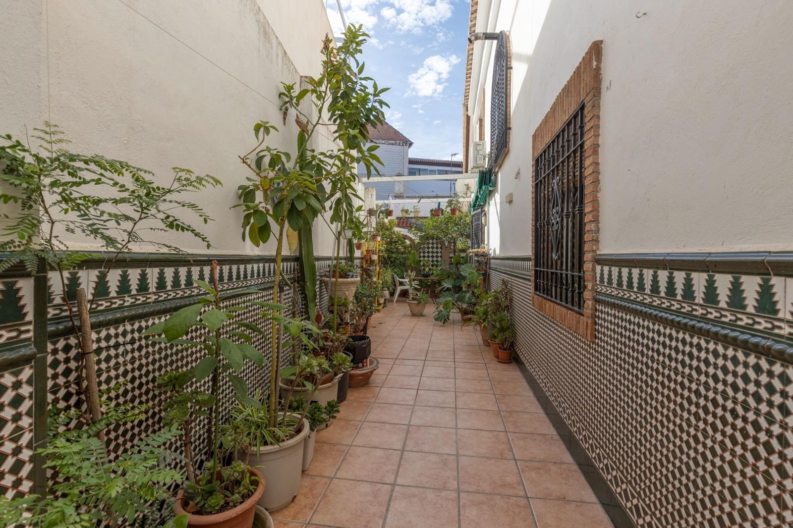 6 soverom Hus til salgs i Las Gabias med garasje - € 299 900 (Ref: 10166871)
