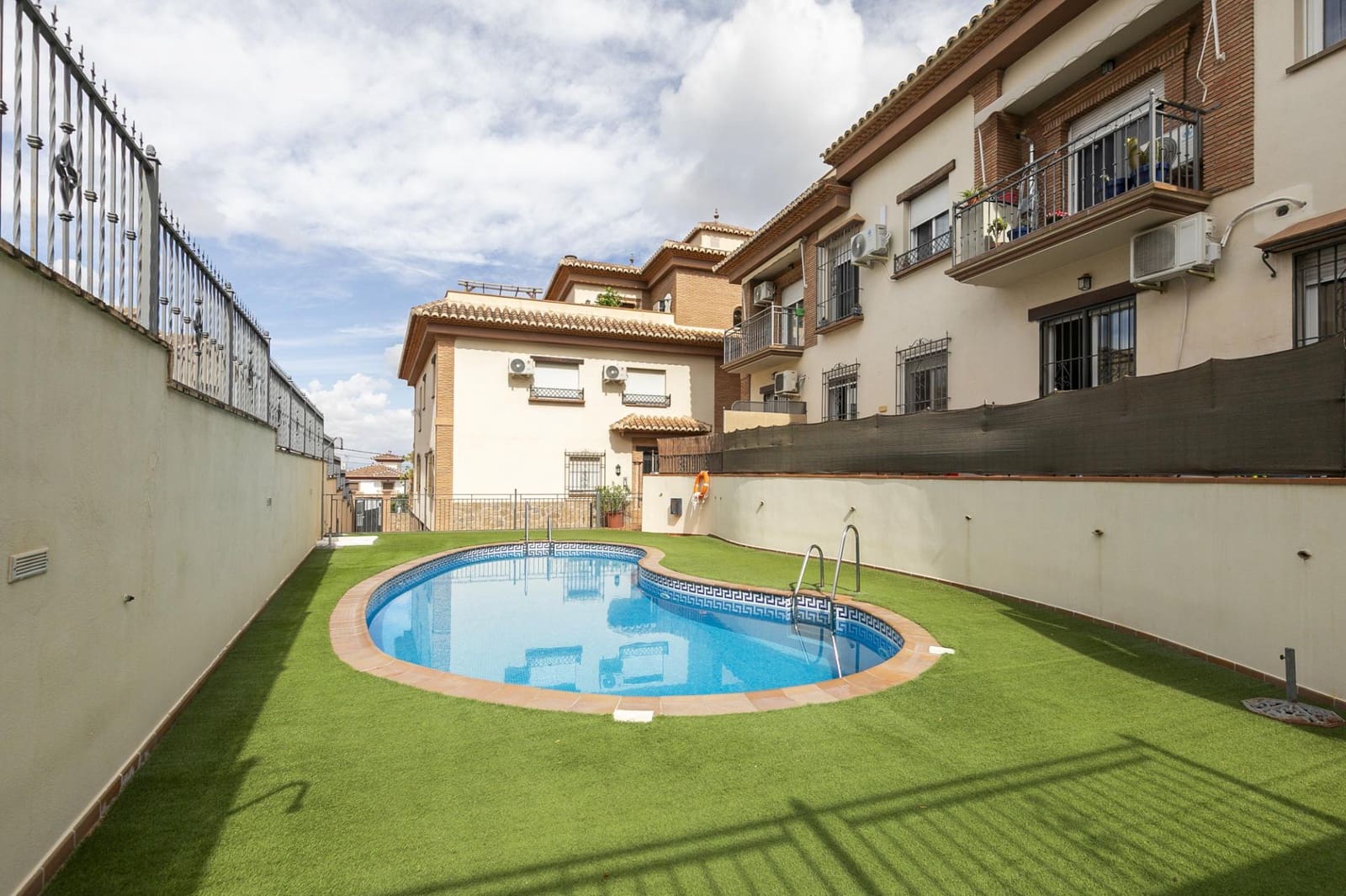 2 quarto Penthouse para venda em La Zubia com piscina garagem - 179 000 € (Ref: 10168712)