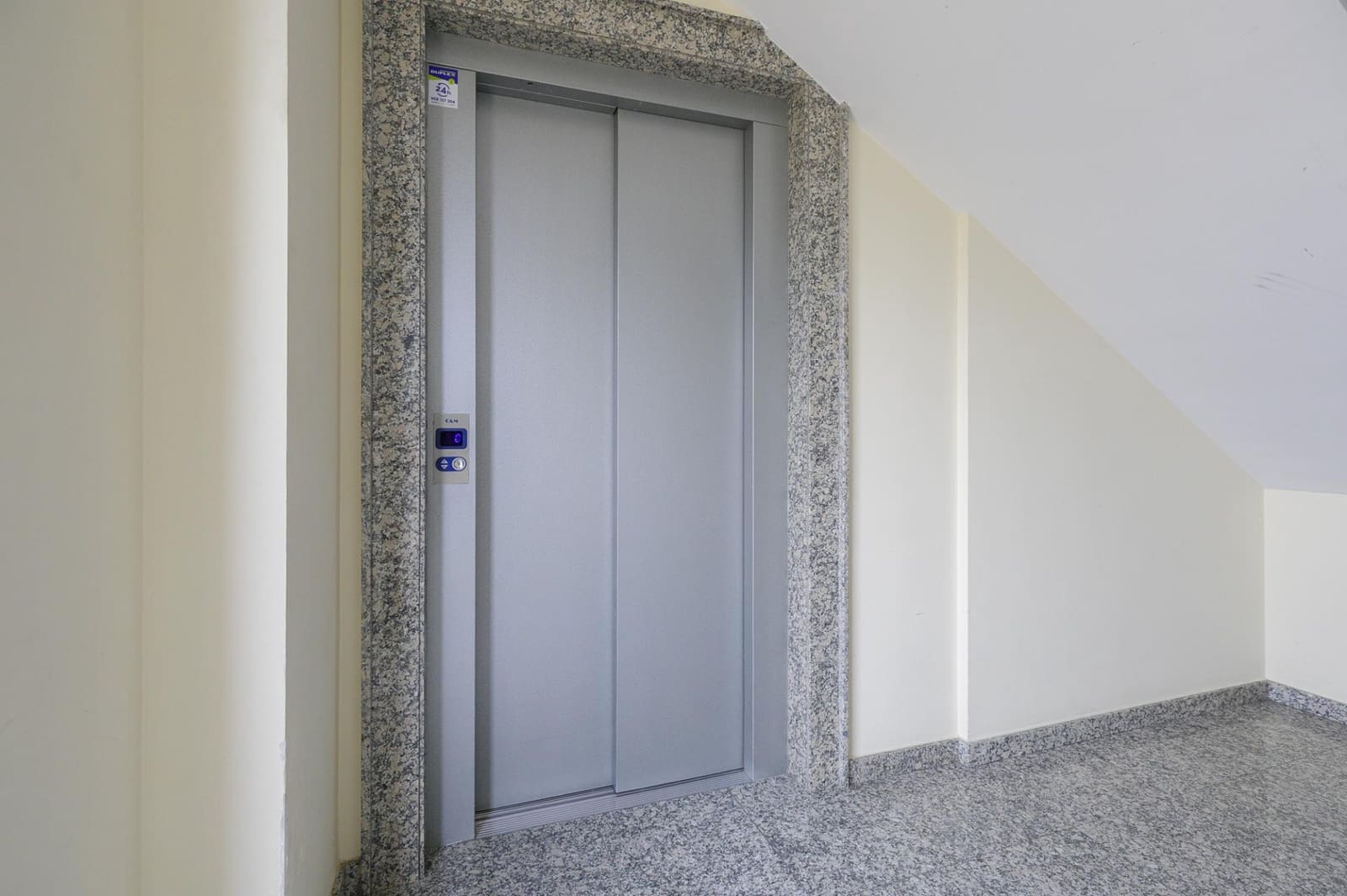 2 quarto Penthouse para venda em La Zubia com piscina garagem - 179 000 € (Ref: 10168712)