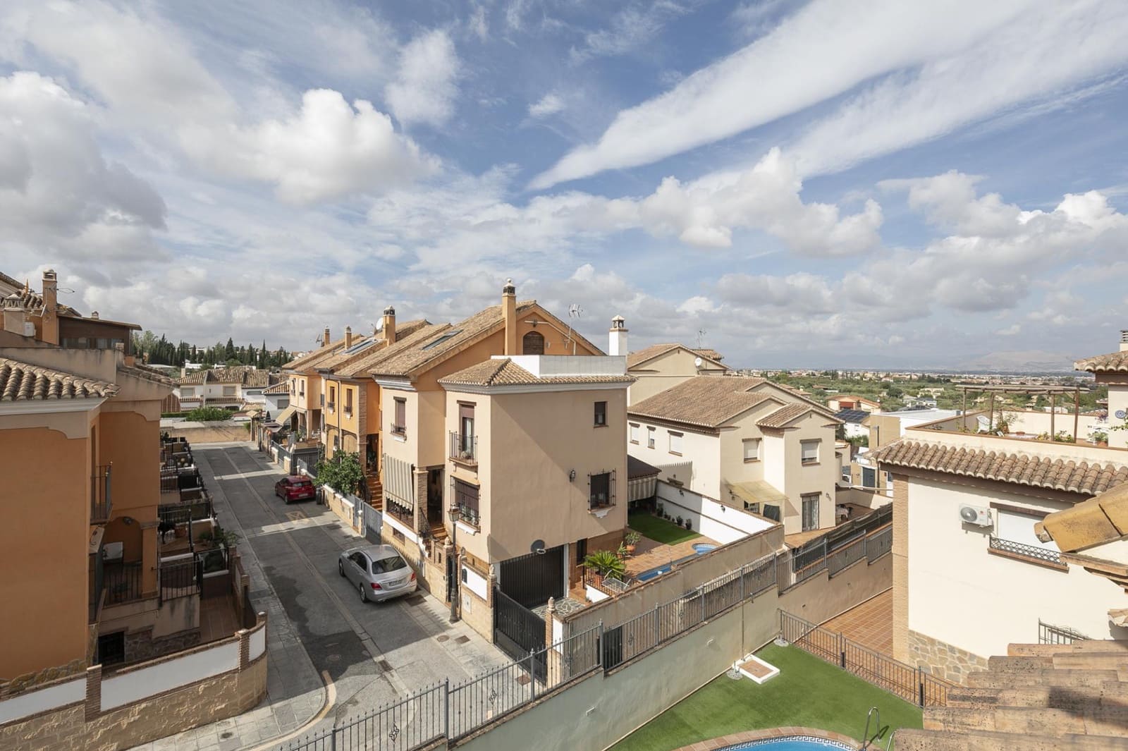 2 quarto Penthouse para venda em La Zubia com piscina garagem - 179 000 € (Ref: 10168712)