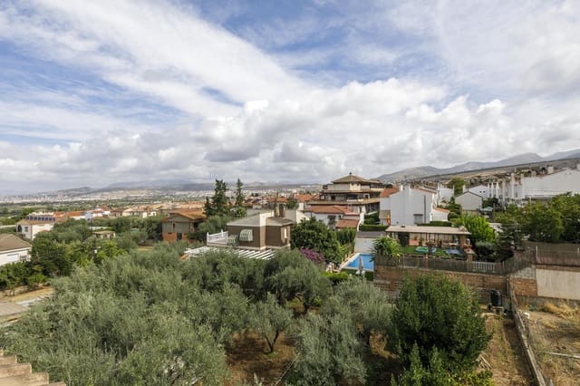2 quarto Penthouse para venda em La Zubia com piscina garagem - 179 000 € (Ref: 10168712)
