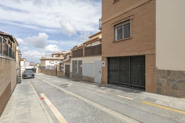 2 quarto Penthouse para venda em La Zubia com piscina garagem - 179 000 € (Ref: 10168712)