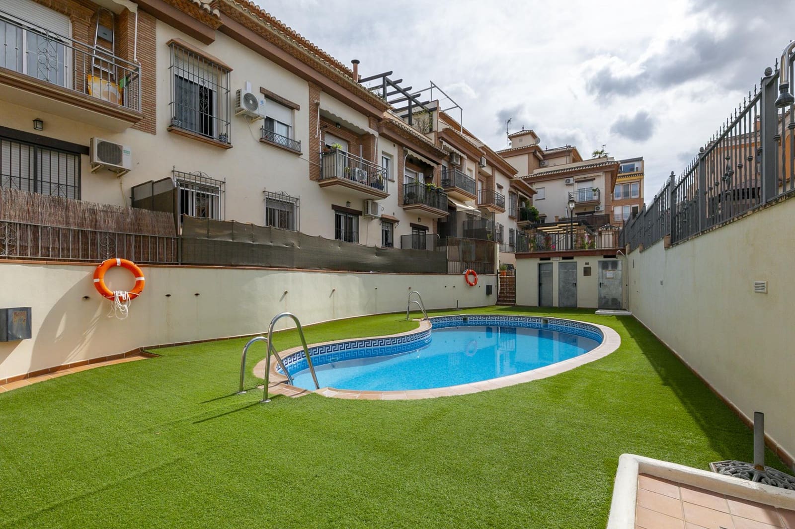 2 quarto Penthouse para venda em La Zubia com piscina garagem - 179 000 € (Ref: 10168712)