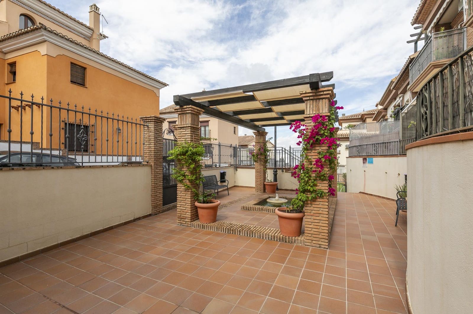 2 quarto Penthouse para venda em La Zubia com piscina garagem - 179 000 € (Ref: 10168712)