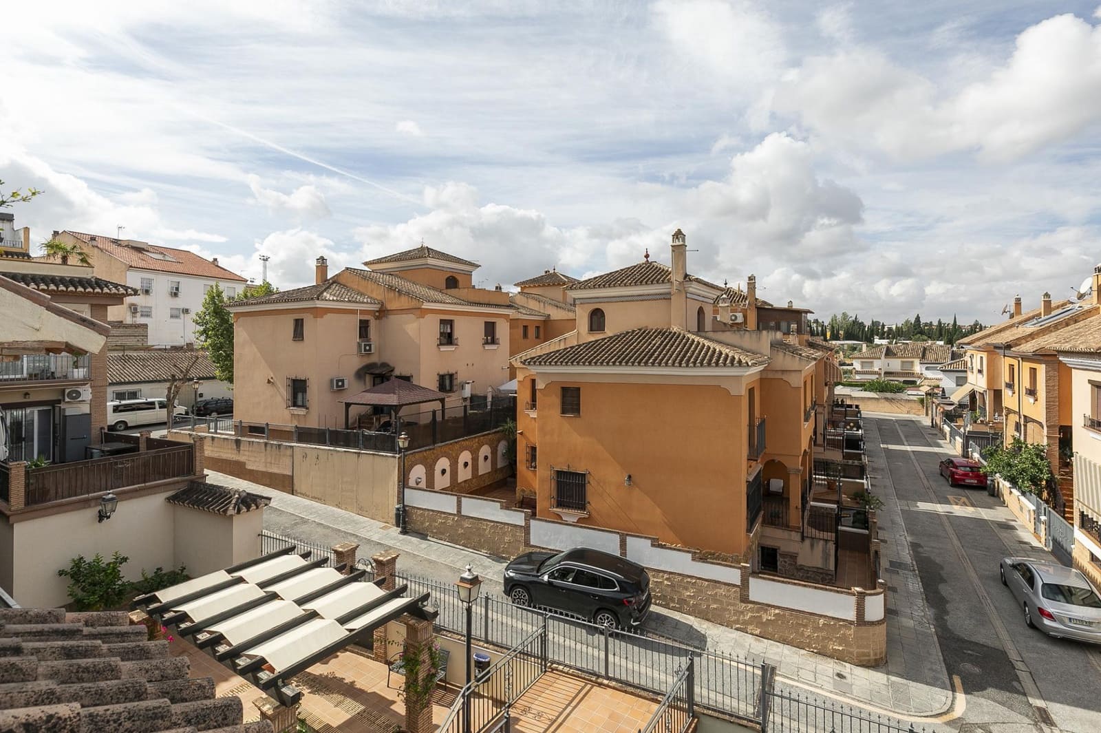 2 quarto Penthouse para venda em La Zubia com piscina garagem - 179 000 € (Ref: 10168712)