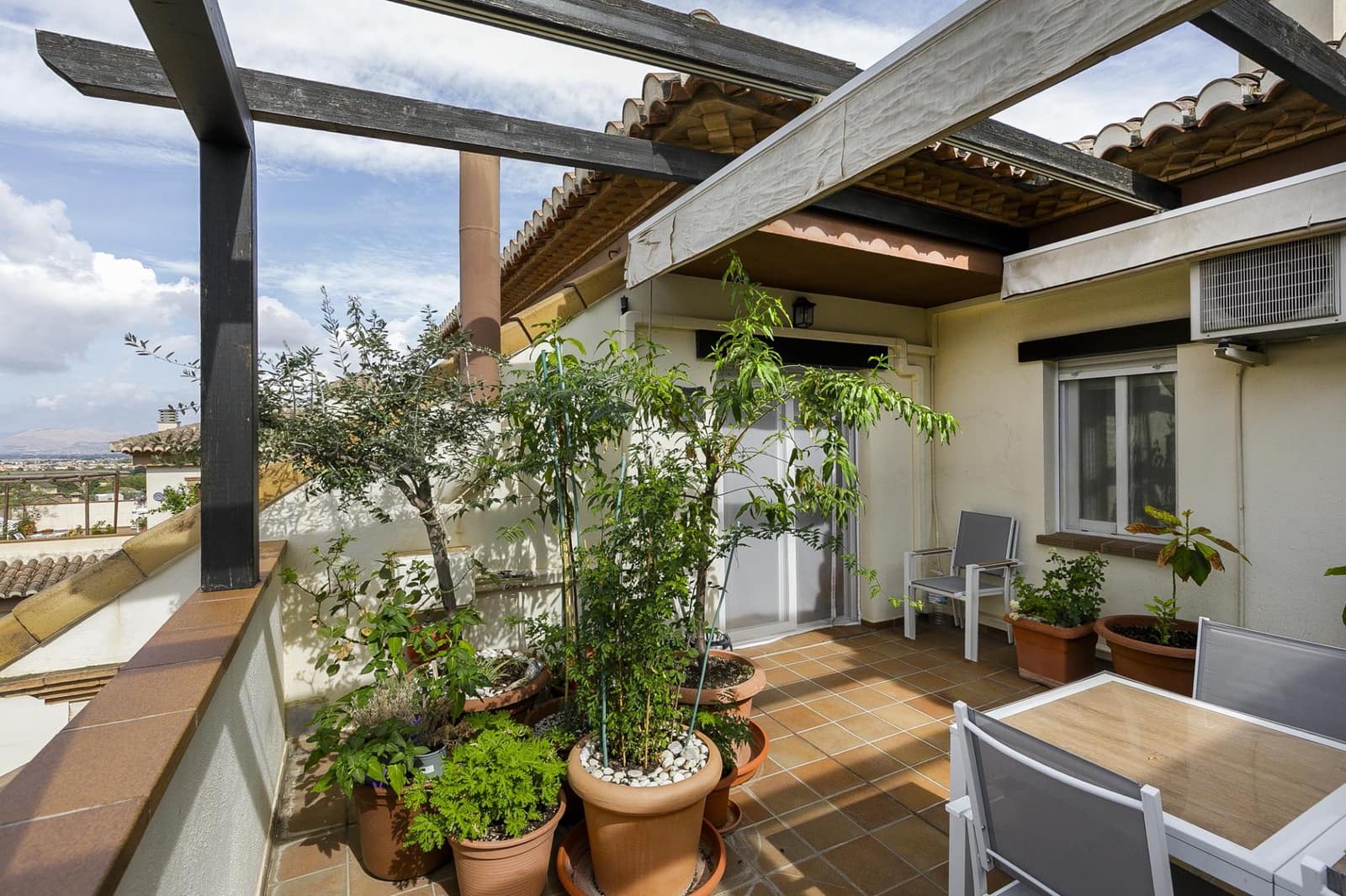 2 quarto Penthouse para venda em La Zubia com piscina garagem - 179 000 € (Ref: 10168712)