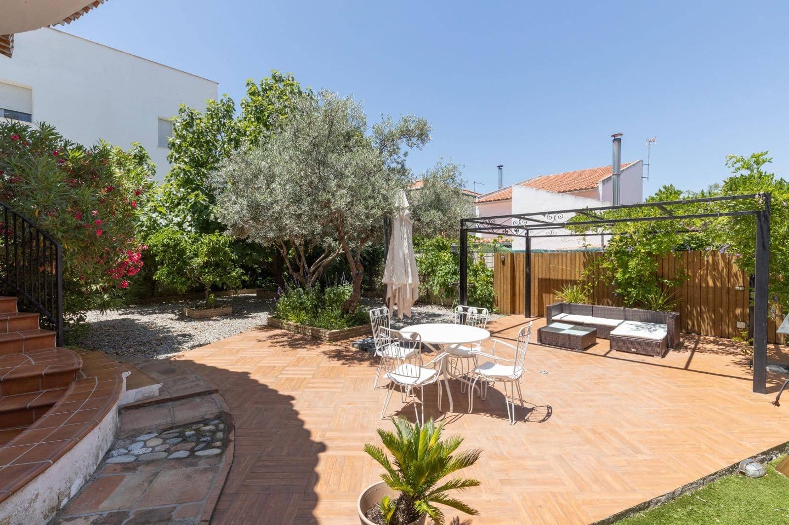 4 slaapkamer Villa te koop in Vegas del Genil met zwembad garage - € 429.000 (Ref: 10168714)