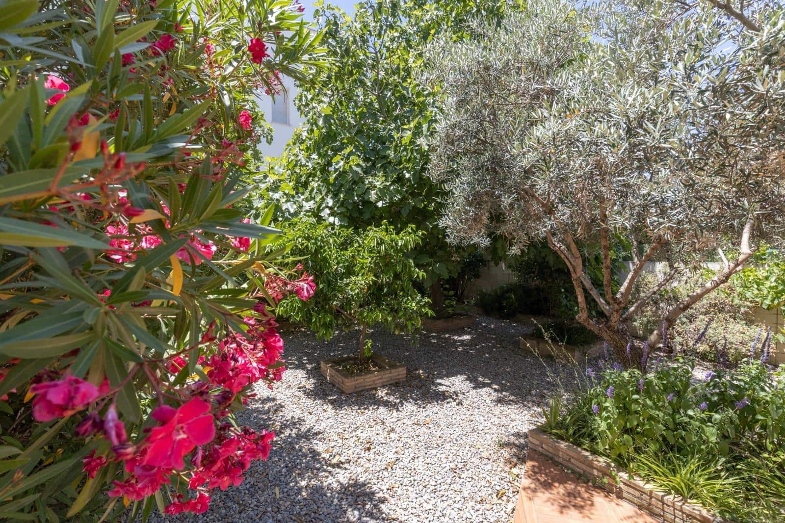 4 slaapkamer Villa te koop in Vegas del Genil met zwembad garage - € 429.000 (Ref: 10168714)